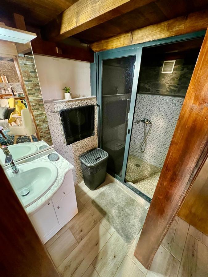 Вилла Victoria Tiny Stone House Понта-ду-Паргу Экстерьер фото