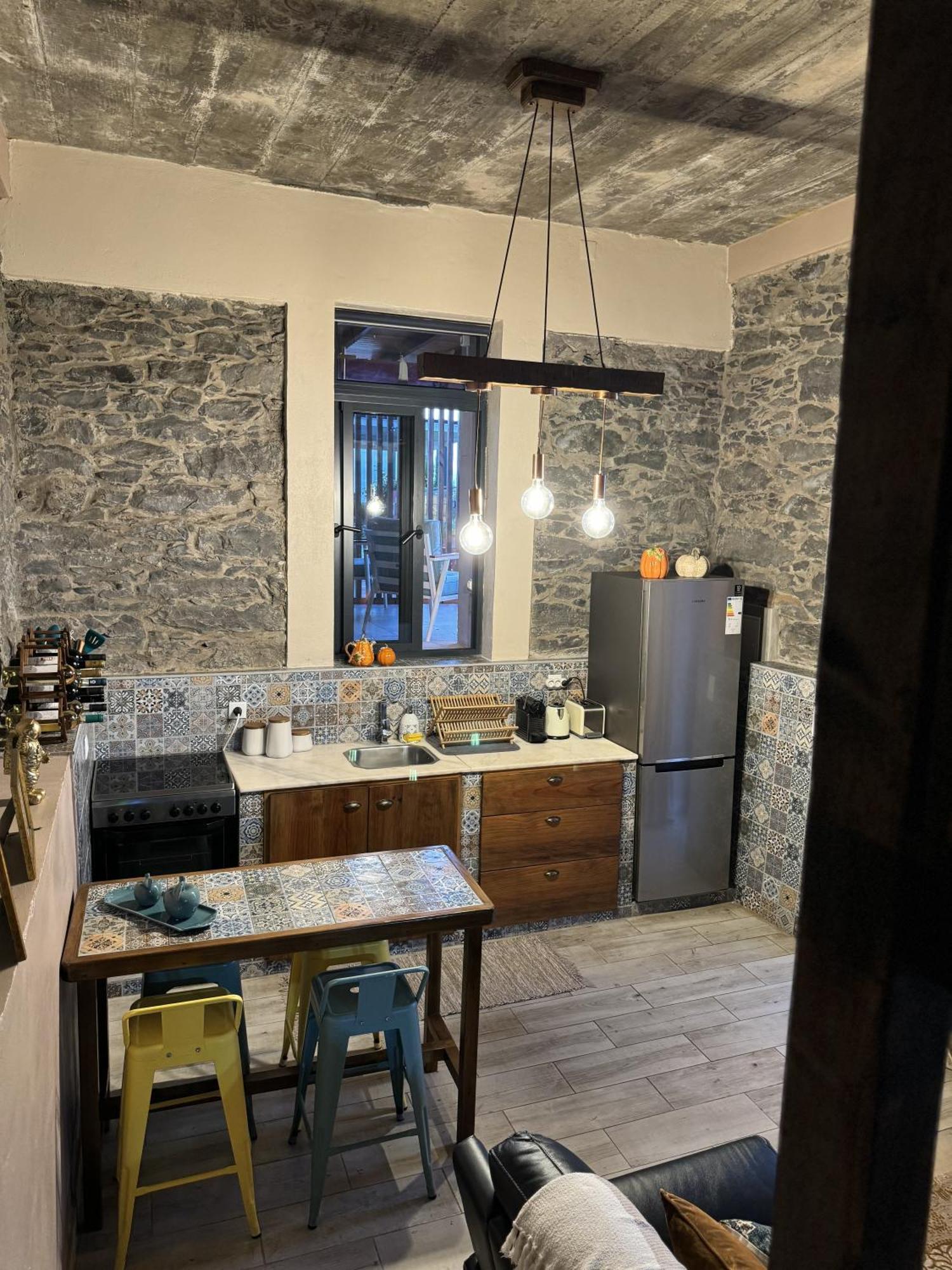 Вилла Victoria Tiny Stone House Понта-ду-Паргу Экстерьер фото